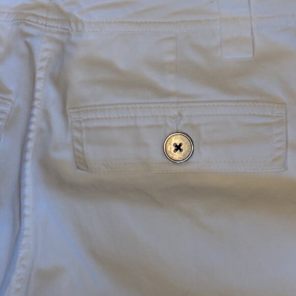 Chicos Womens 32x21 Capris Straight Leg White Button Size 1 Summer Golf Pant - Picture 7 of 9